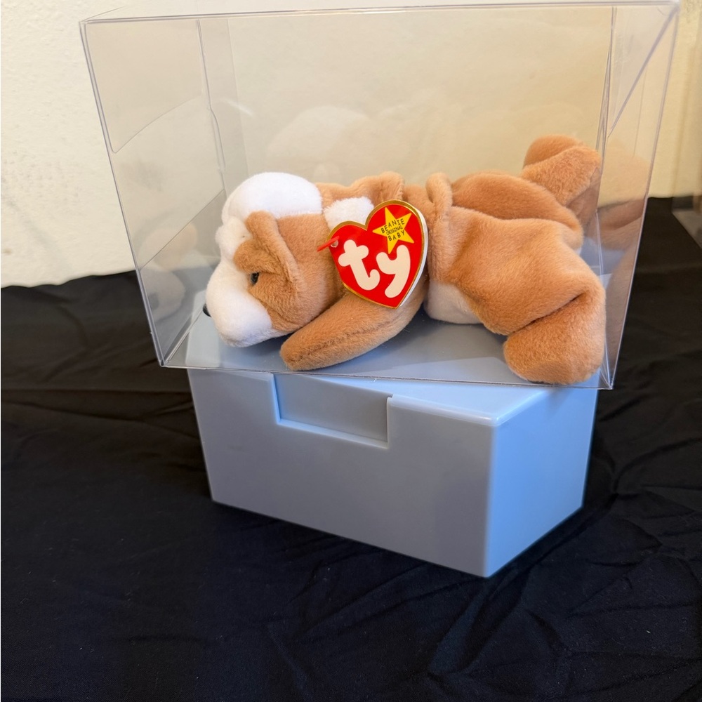TY Beanie Baby “Wrinkles” the Bulldog 1996 Retired P.V.C. Pellets